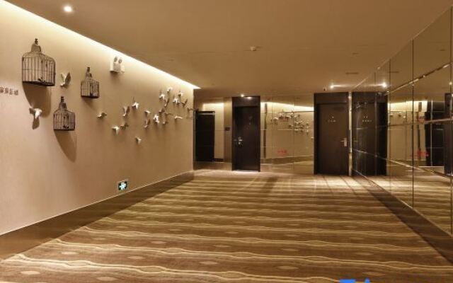 Orange Hotel (Zhenjiang Railway Station, Wanda Plaza)