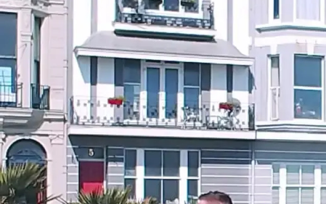 St Leonards Seaside Apartment