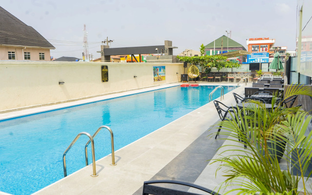Garden Top Hotel Festac