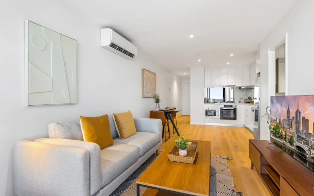 Modern 1-bed in Hip Southbank With Pool & Gym – Guest Rooms – Melbourne