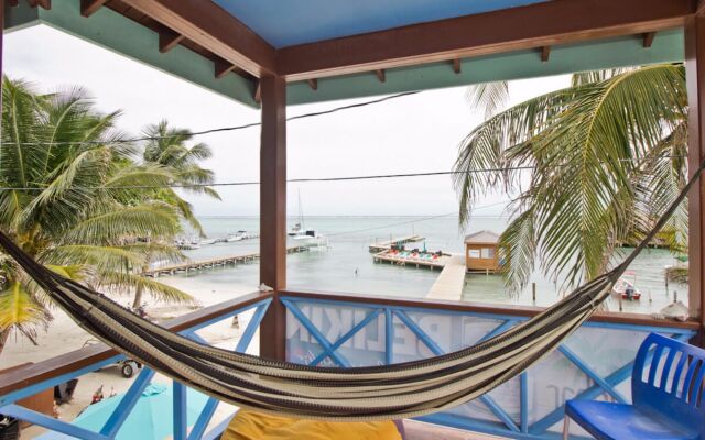 Sandbar Beachfront Hostel & Restaurant