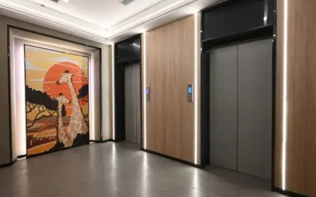 Mango Qingya Hotel