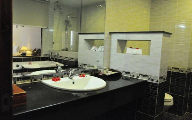 Sandhills Beach Resort & Spa