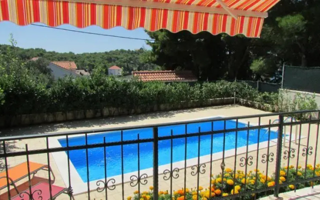 Villa Maslinica