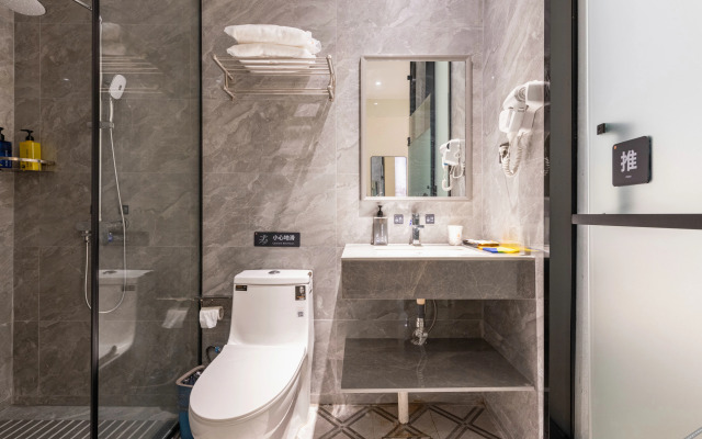 7 Days Premium Hotel (Dongguan Wanjiang Xianyong Taocicheng)