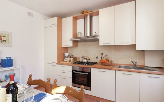 Simplistic Apartment in Consiglio di Rumo With Fenced Garden