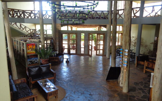 Weru Weru River Lodge