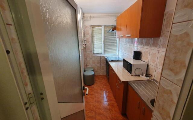 Apartament Parter 3 Strada Rozelor