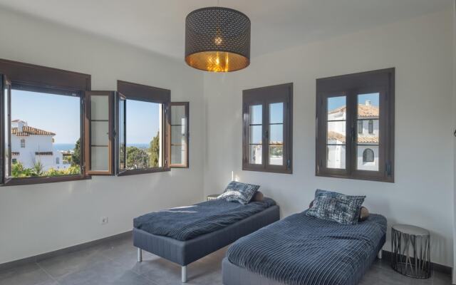 Aldea Blanca Luxury Townhouse