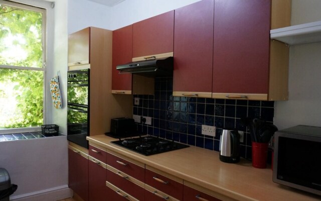 Beautiful 2BD Flat Outstanding Views Near Bath