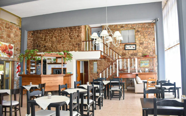 Hotel Piedras Doradas