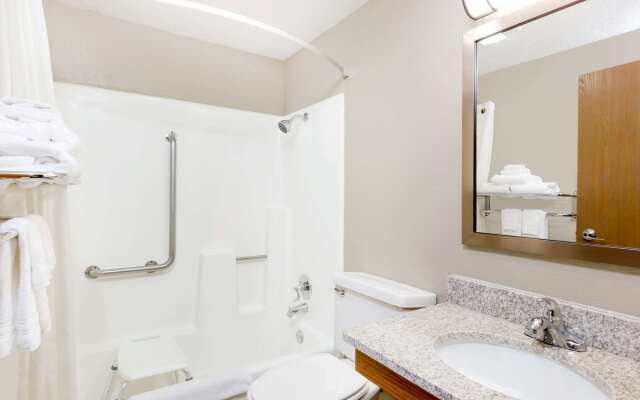 Super 8 by Wyndham Kearney