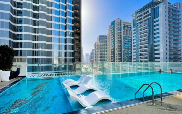 Chic 3BR Apt Near Dubai Mall