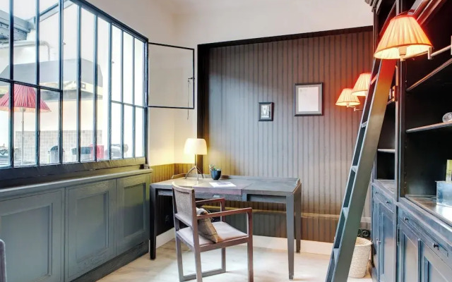 Paris Green House Residence