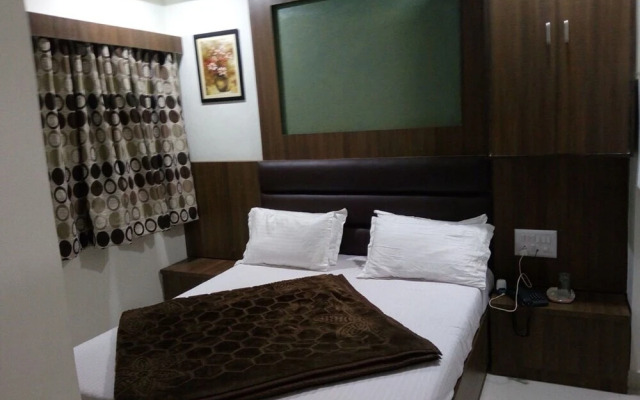 Hotel The Grand Aryakul