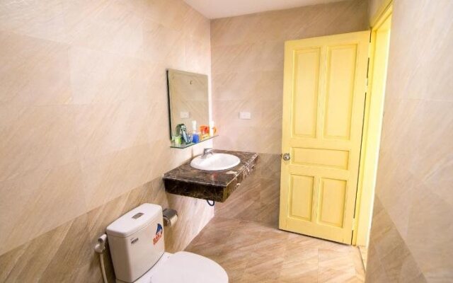 1001 Nights Hotel 27 Huong Tram