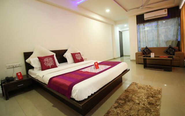OYO 5122 Hotel Midway Residency
