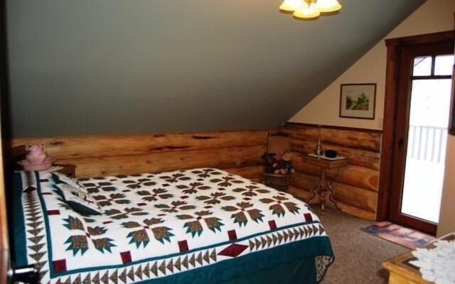 Kowal Ski Cabin by Apex Accommodations