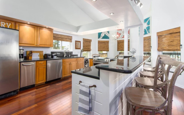 On The Rocks 6 Bedroom Home by Redawning