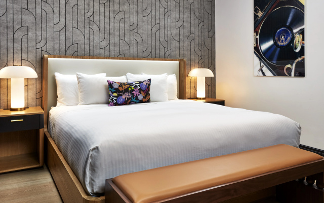 Elan Hotel