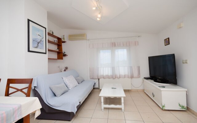 Apartments Mladen