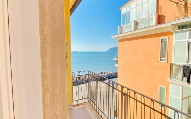 Sea View Apartment with balcony