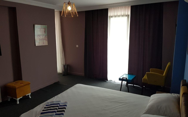 Retro Suites