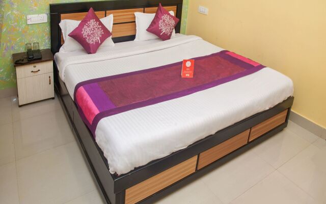 OYO 10673 Time Palace Residency
