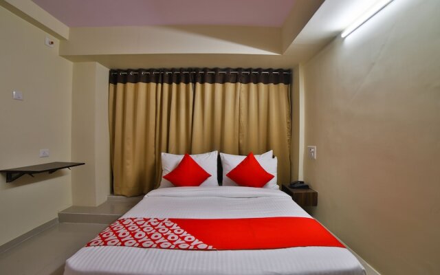 OYO Flagship 27974 Madhuram Arcade