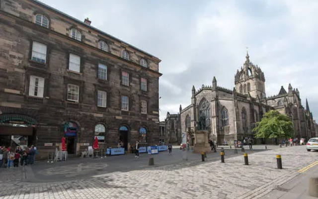 Johnston Terrace Apartment