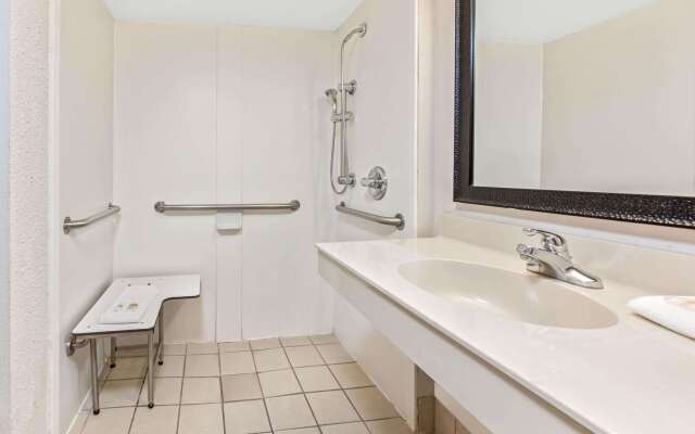 La Quinta Inn by Wyndham Miami Airport North