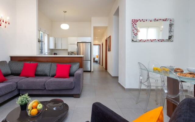 Charming 3BR in Rothschild by HolyGuest