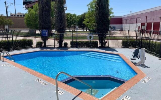 Studio 6 Suites North Richland Hills, TX