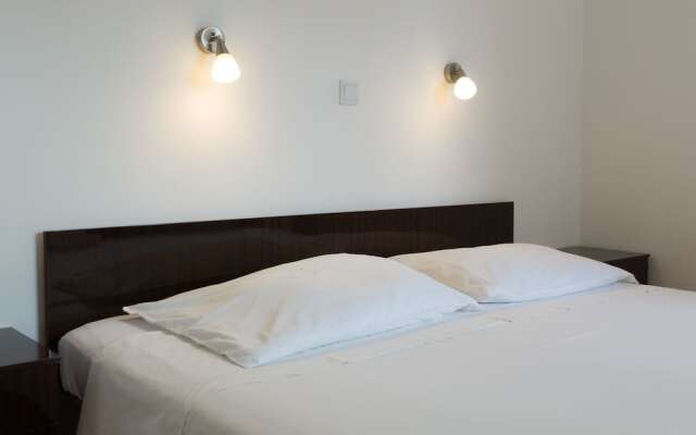 Apartments and Rooms Denis