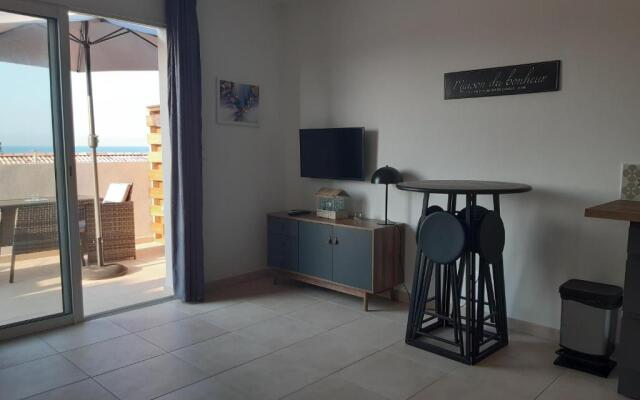 Studio les pieds dans l'eau vue sur mer