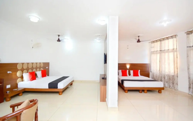 Capital O 38623 Pathankot Club