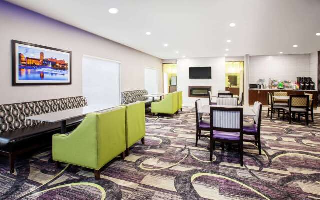 La Quinta Inn & Suites by Wyndham Elkhart