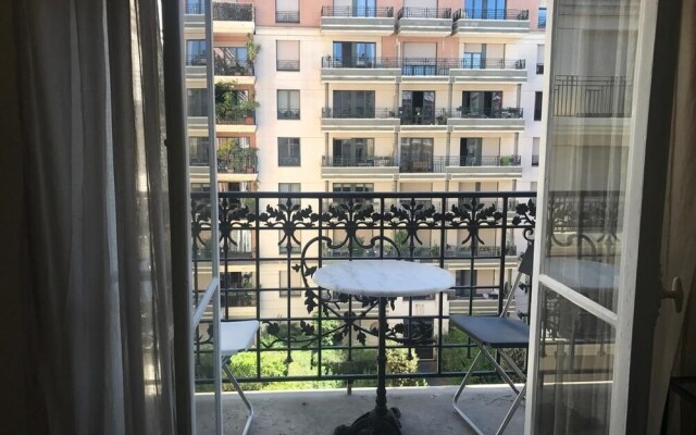 Tour Eiffel Beaugrenelle Theatre