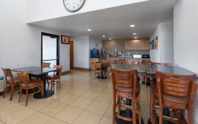 Super 8 by Wyndham Tucson/Grant Road Area AZ