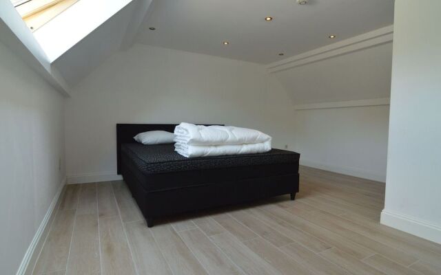Luxurious Mansion in Brakel with Pond