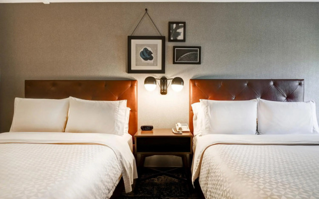 Four Points by Sheraton St. Catharines Niagara Suites