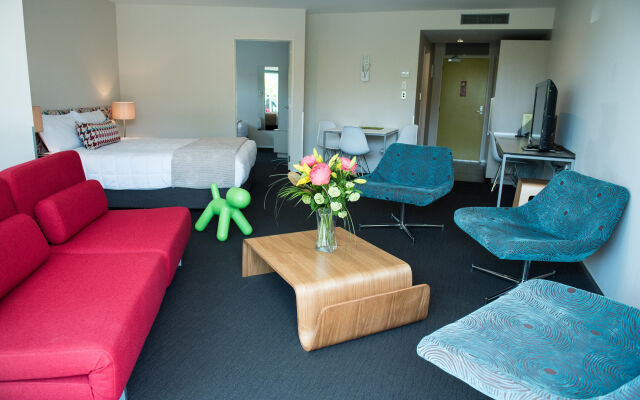 Navigate Seaside Hotel