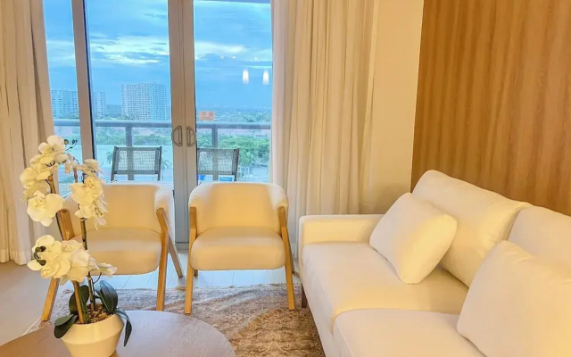 Luxury Ocean Views Apt 1208