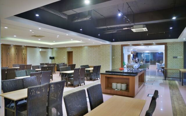 Hotel Jusenny Syariah by OYO Rooms