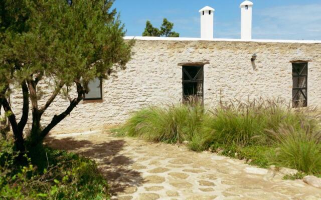 Atlantis 12, Maison d'hôtes et d'art