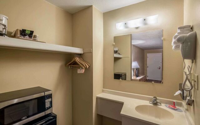 Econo Lodge I-40 exit 286 Holbrook