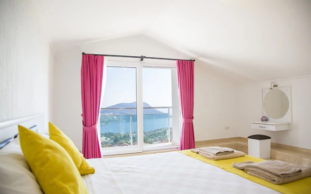 Villa Alkin by Akdenizvillam