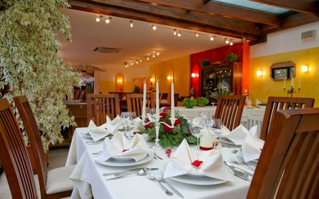 Familienhotel Friedrichshof GmbH