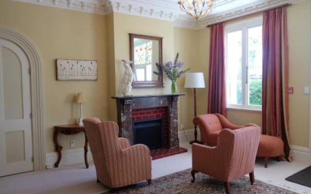 Oinako Bed & Breakfast