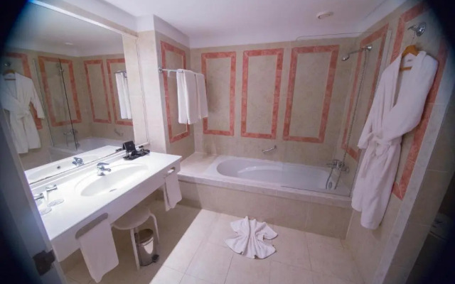 Royal Tulip Taj Sultan